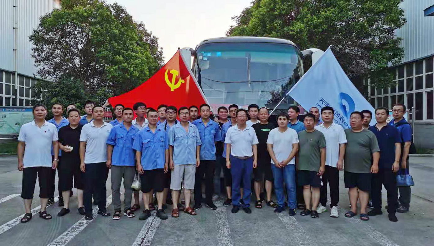 抗洪救災，共克時艱